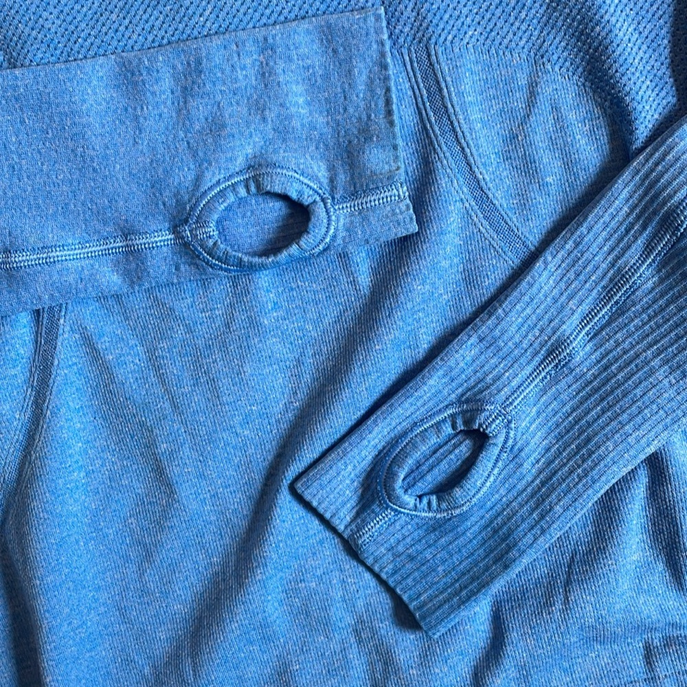 Lululemon light blue lightweight running shirt. Stretchy Lycra blend. Size S - Picture 3 of 7